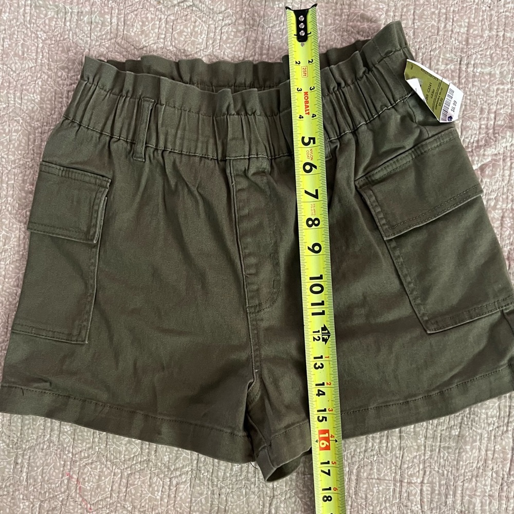 Tinseltown Olive Green Women's Cargo Shorts NWT